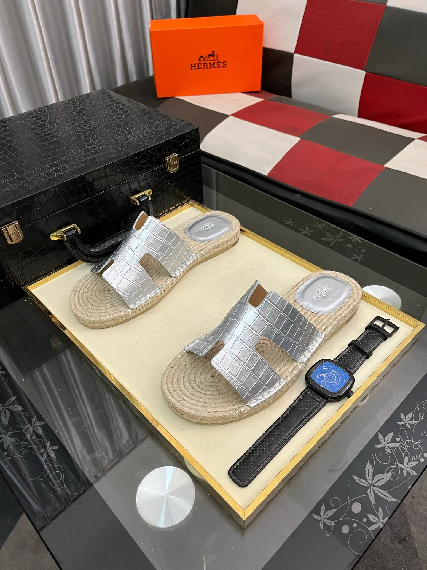 Men's shoes 💰340⌚️⌚️《HERMES》Hermes 💁♂️Men's casual slippers, compare the quality at the counter🧚🏿♂️ The upper layer has a stone pattern with clear texture, showing high-end, high-end, comfortable to wear and versatile. Purely hand-pulled, raw rubber breathable outsole, breathable and comfortable lambskin lining, 100% comfortable density, original rubber outsole wear-resistant code number 38-44. Can be customized 45-46-47